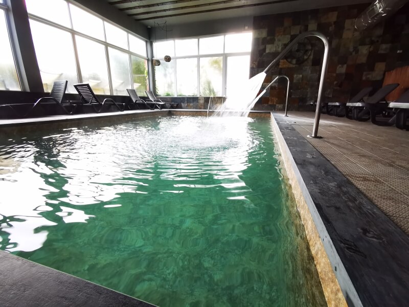 Piscina interior aquecida do SPA do Hotel da Montanha