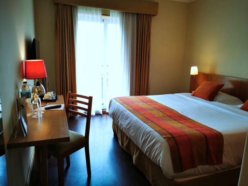 Quarto panorâmico do Hotel da Montanha com varanda